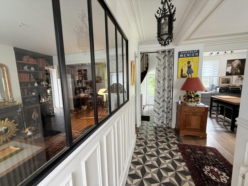 Maison - 180 m² - 7 pièces