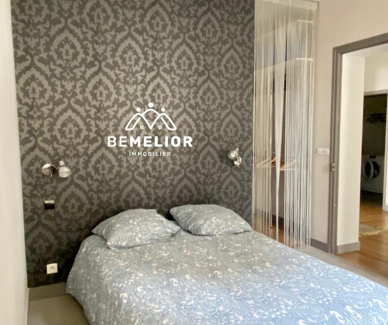 Appartement - 259 m² - 10 pièces