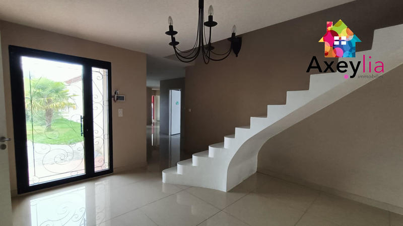 Villa - 332 m² - 11 pièces