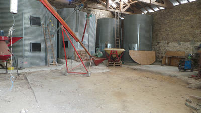 Grange - 180 m² - 1 pièce