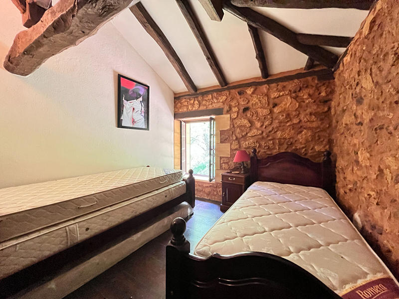 Maison - 210 m² - 7 pièces