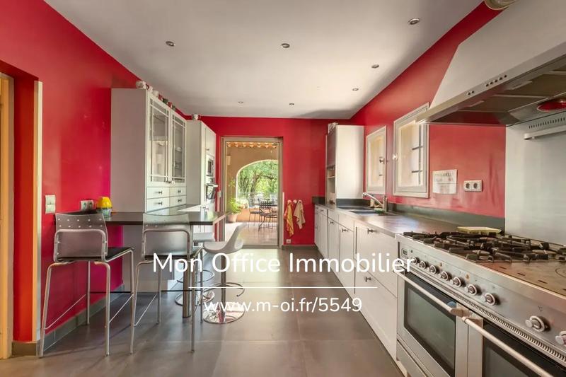 Propriété - 375 m² - 10 pièces