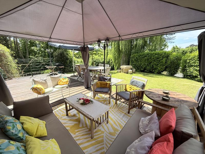 Maison - 750 m² - 25 pièces