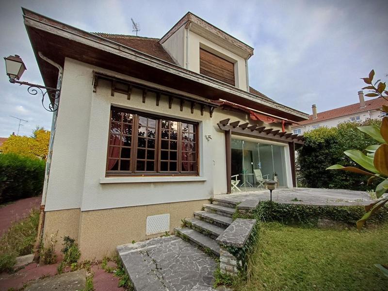 Maison - 159 m² - 7 pièces