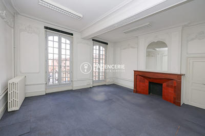 Appartement - 186 m² - 8 pièces