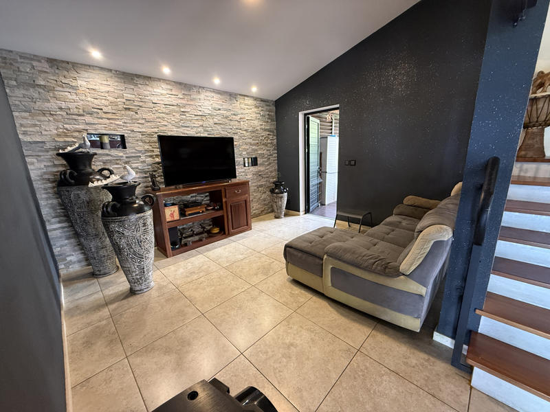 Maison - 140 m² - 5 pièces