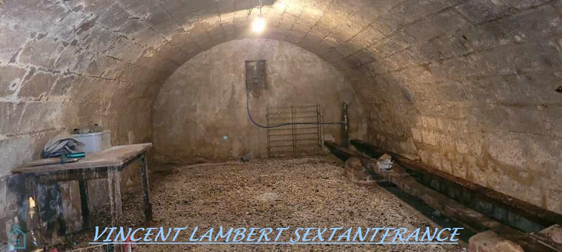 Maison - 348 m² - 9 pièces