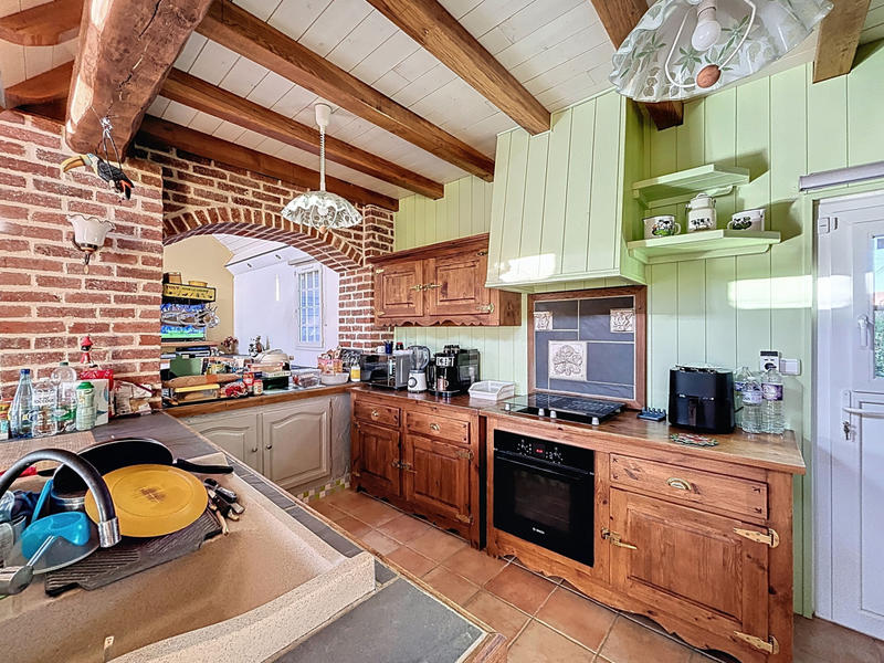 Maison - 240 m² - 8 pièces