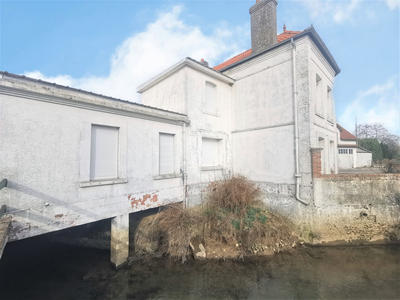 Maison - 257 m² - 10 pièces