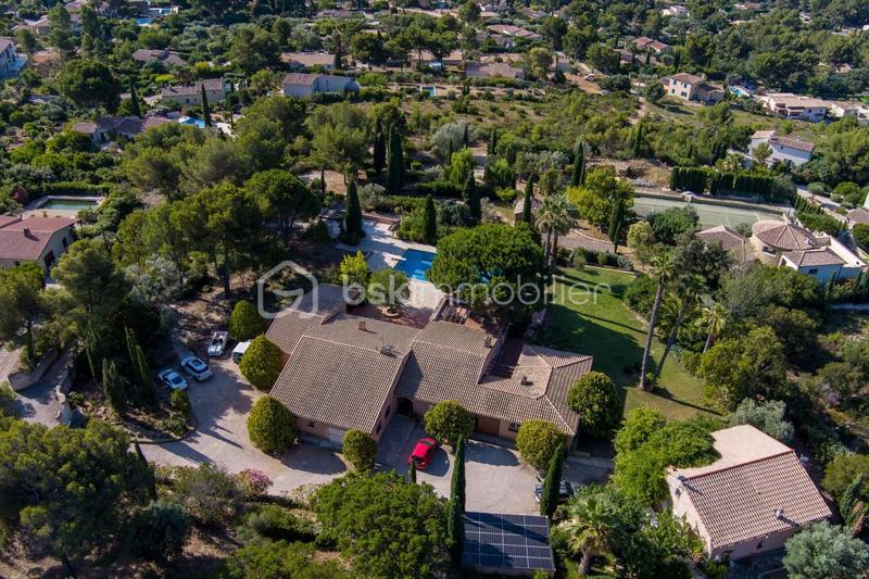 Propriété - 350 m² - 11 pièces