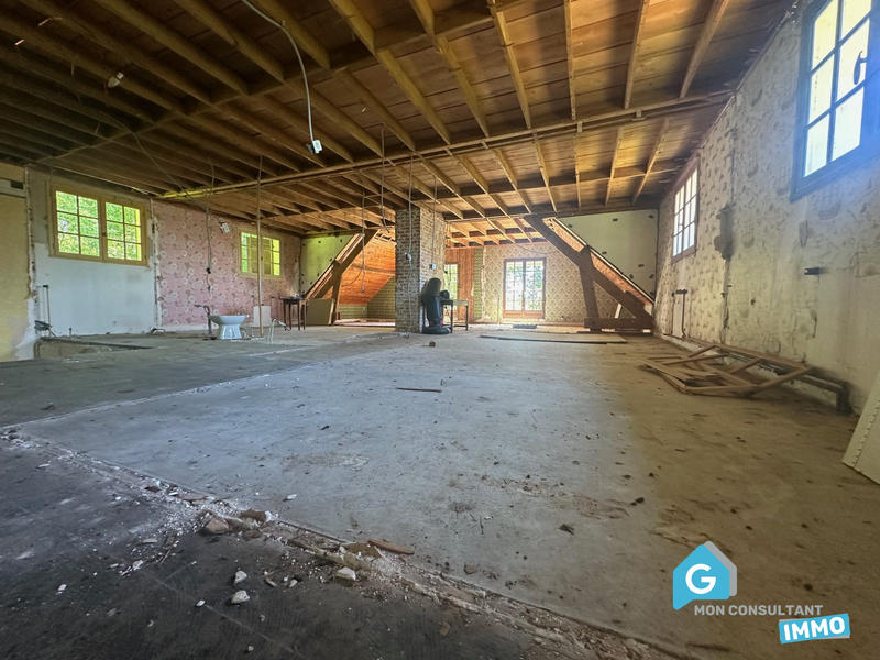 Maison - 330 m² - 8 pièces