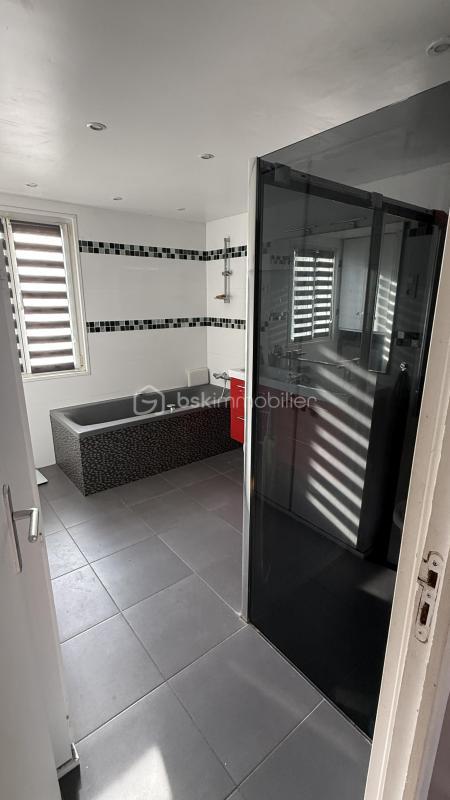 Maison - 190 m² - 7 pièces