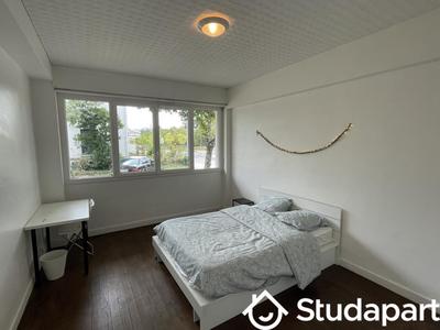 Chambre - 70 m² - 1 pièce