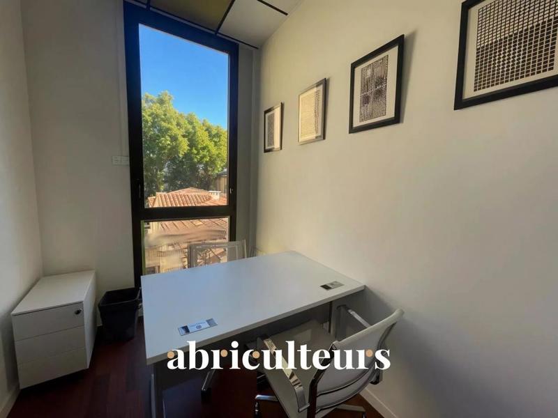 Bureau - 65 m² - 5 pièces