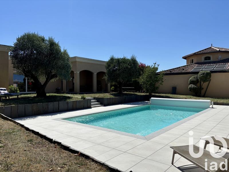 Maison - 240 m² - 7 pièces