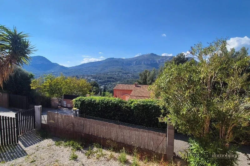 Maison traditionnelle - 90 m² - 4 pièces