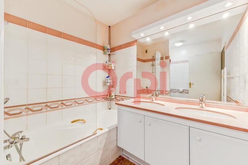 Appartement - 105 m² - 4 pièces