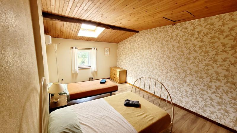 Maison - 230 m² - 9 pièces