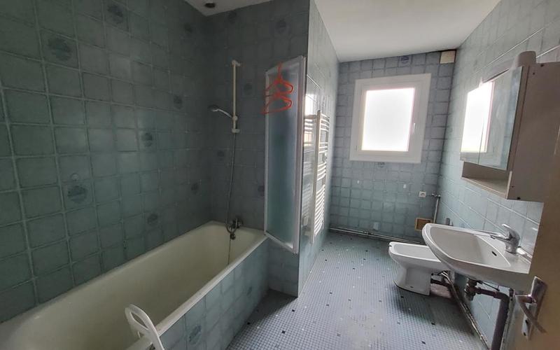 Maison - 98 m² - 5 pièces