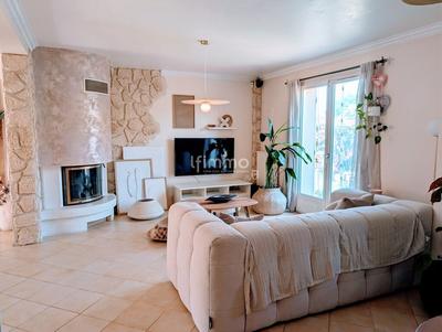 Maison - 160 m² - 8 pièces