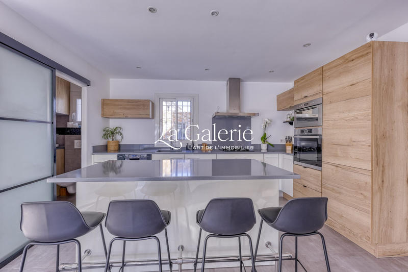 Villa - 165 m² - 6 pièces