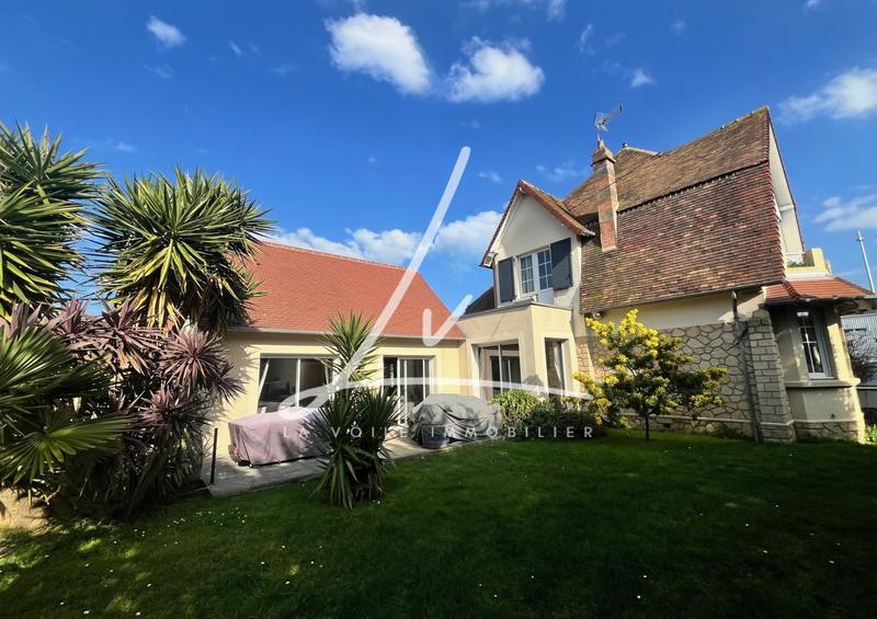 Maison - 185 m² - 8 pièces