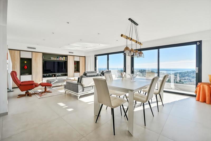 Maison - 260 m² - 6 pièces