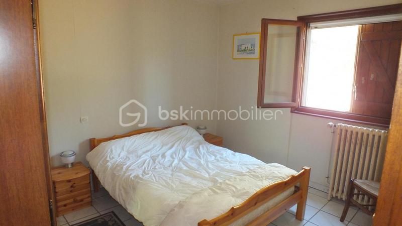 Maison traditionnelle - 219 m² - 10 pièces