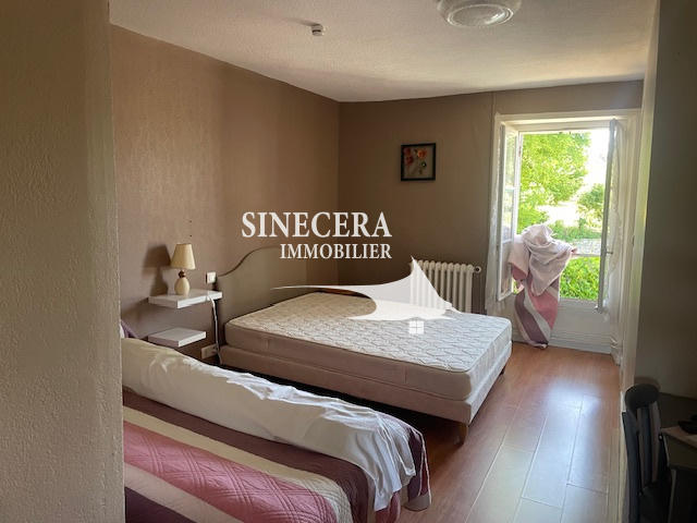 Maison - 725 m² - 6 pièces