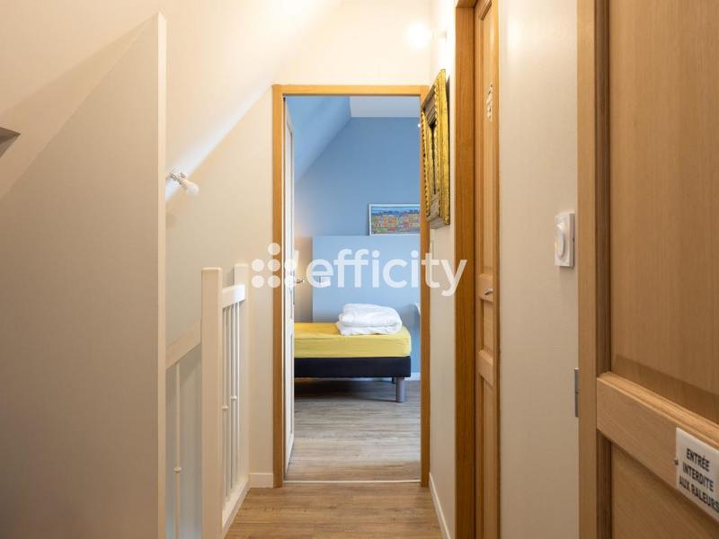 Maison - 151 m² - 7 pièces