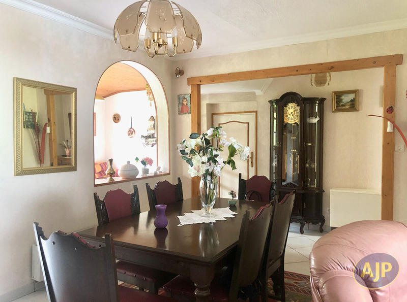 Maison - 122 m² - 6 pièces