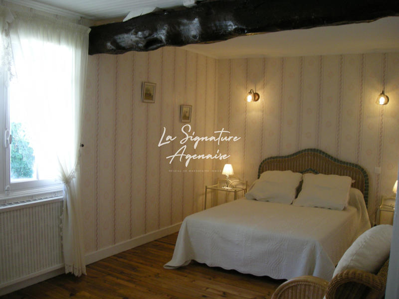 Maison - 341 m² - 16 pièces