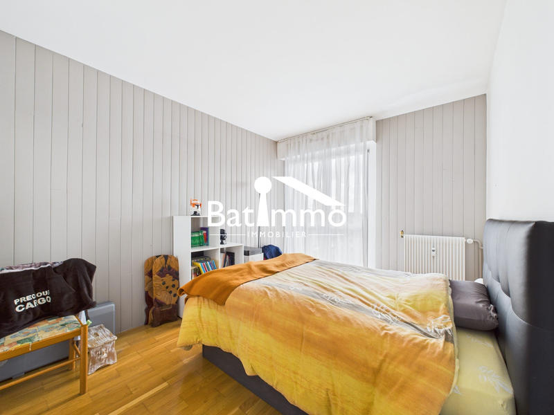 Appartement - 96 m² - 5 pièces