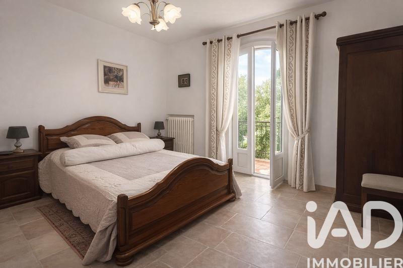 Maison - 236 m² - 6 pièces