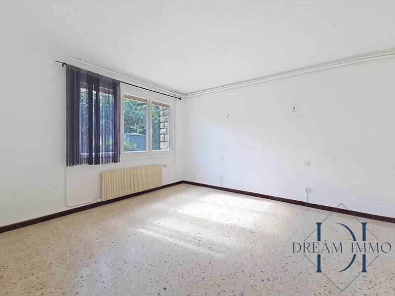 Maison traditionnelle - 206 m² - 8 pièces