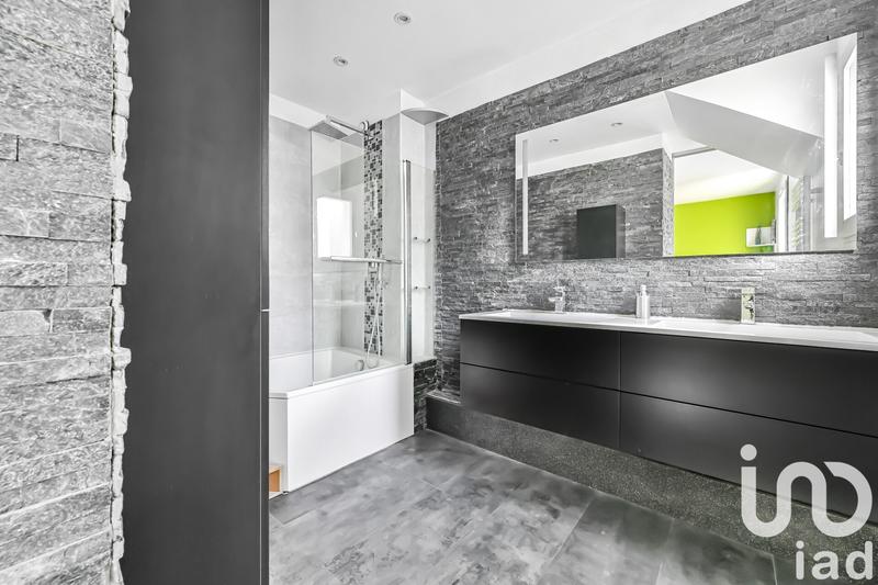 Appartement - 120 m² - 5 pièces