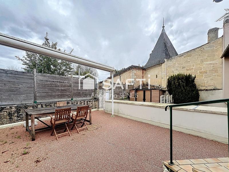 Maison - 228 m² - 8 pièces