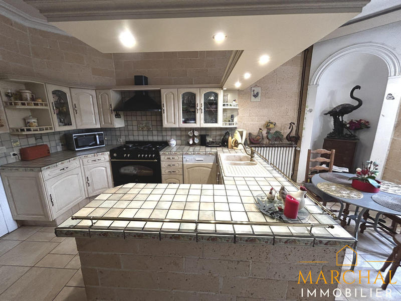 Maison ancienne - 315 m² - 8 pièces