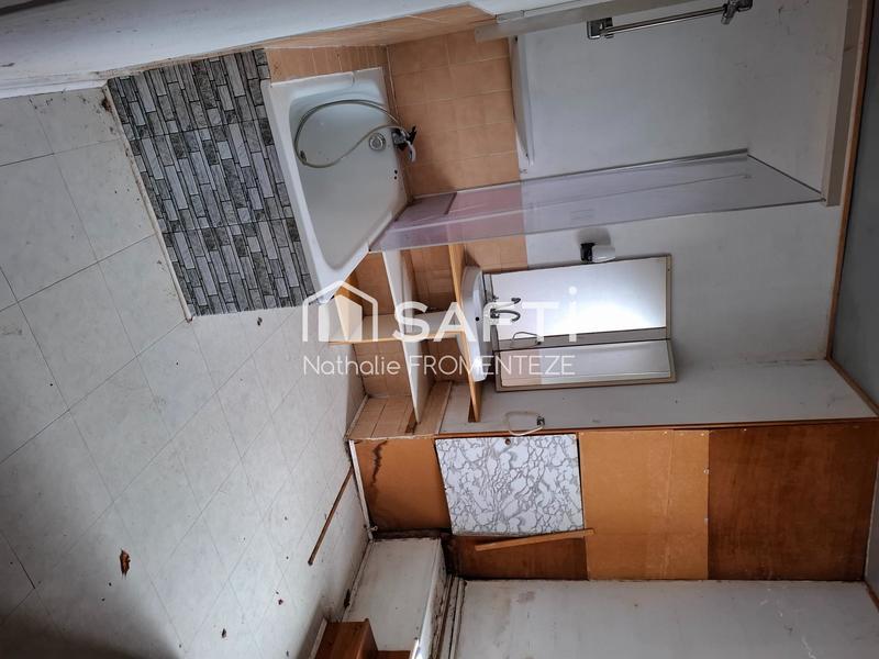 Maison - 235 m² - 8 pièces