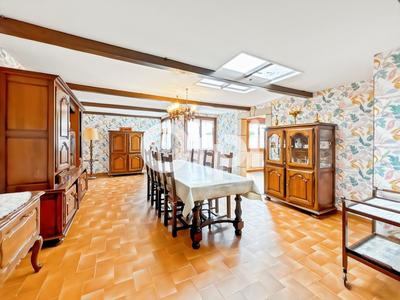 Maison - 140 m² - 7 pièces