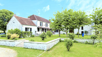 Maison - 195 m² - 7 pièces