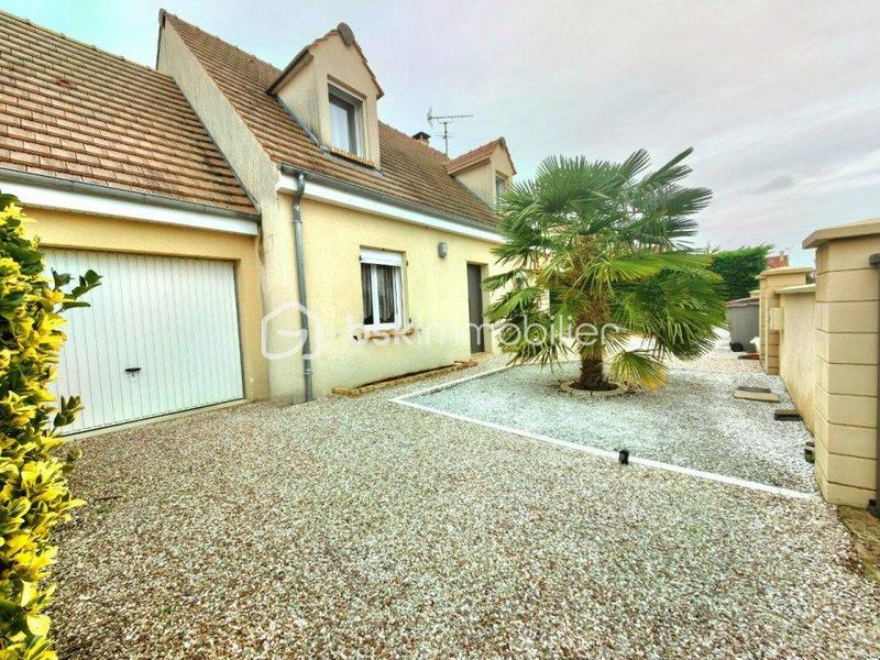 Maison traditionnelle - 92 m² - 4 pièces