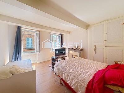 Maison - 458 m² - 18 pièces