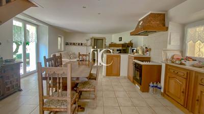 Maison - 87 m² - 5 pièces