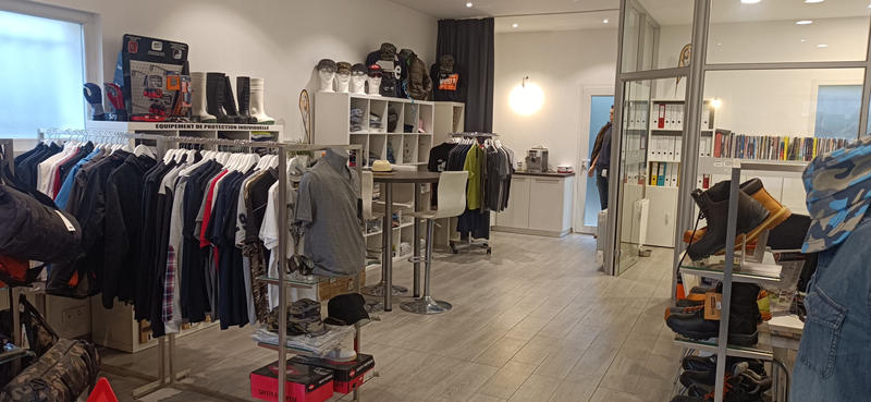 Local d'activités - 157 m² - 1 pièce