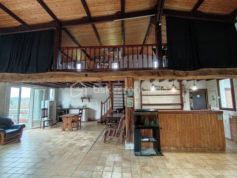 Maison - 455 m² - 23 pièces