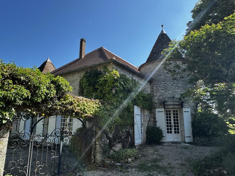 Maison traditionnelle - 203 m² - 8 pièces