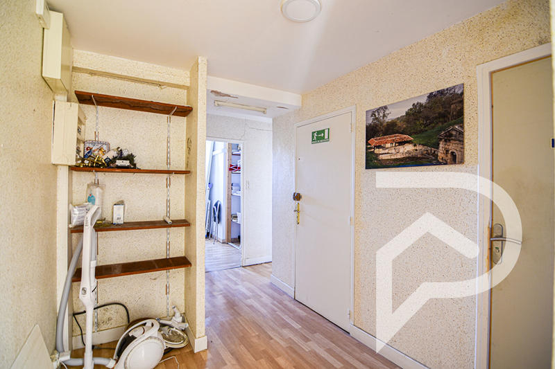 Maison - 270 m² - 11 pièces