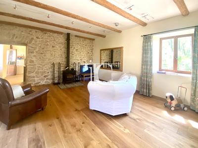 Maison - 204 m² - 9 pièces