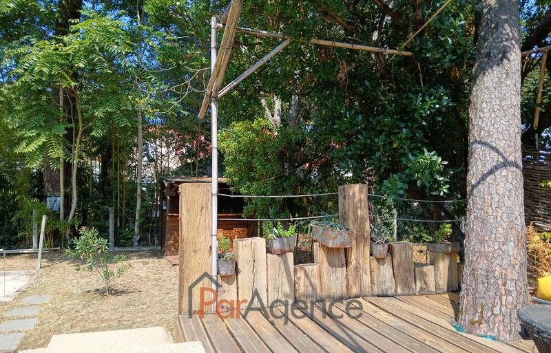 Maison - 220 m² - 8 pièces